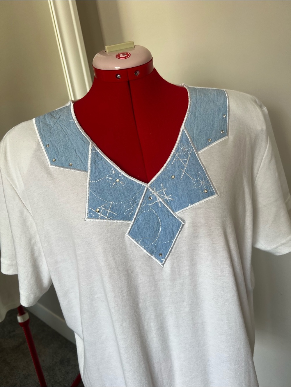 Men’s White Short-Sleeve Shirt with Light Blue Embroidered Yoke